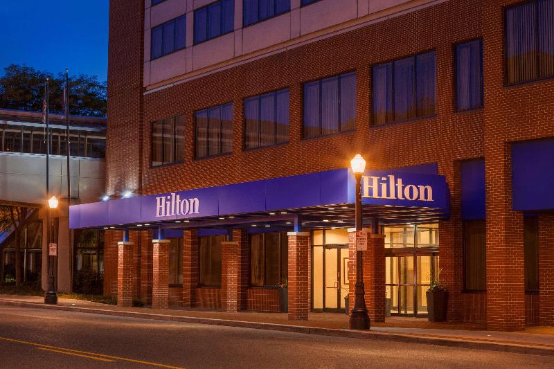 هتل Hilton Fort Wayne At The Grand Wayne Convention Center