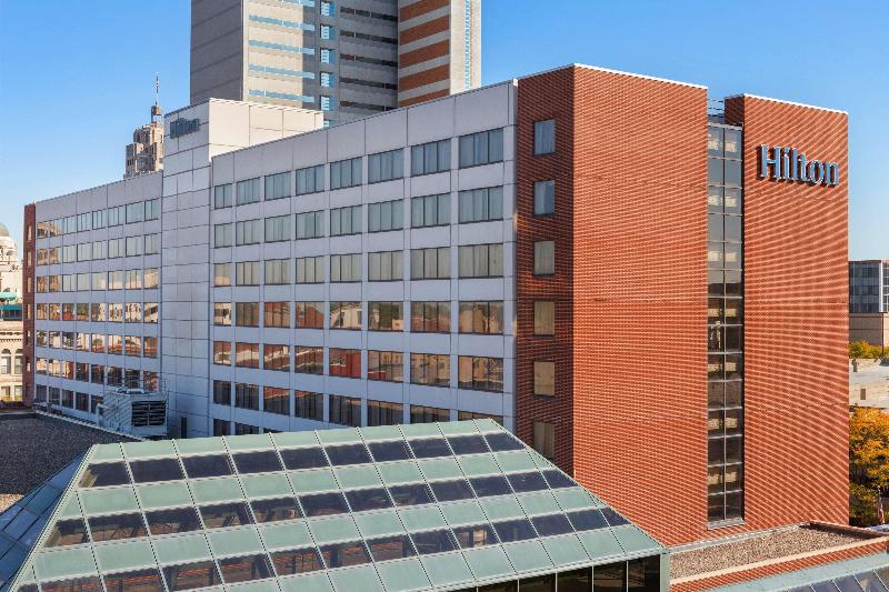 هتل Hilton Fort Wayne At The Grand Wayne Convention Center