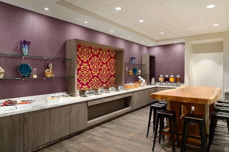 هتل Hilton Fort Wayne At The Grand Wayne Convention Center