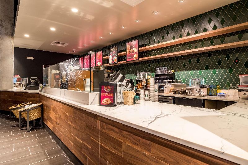 هتل Hilton Fort Wayne At The Grand Wayne Convention Center