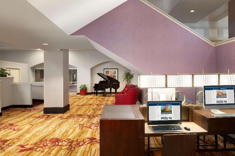 בית מלון כפרי Hilton Fort Wayne At The Grand Wayne Convention Center