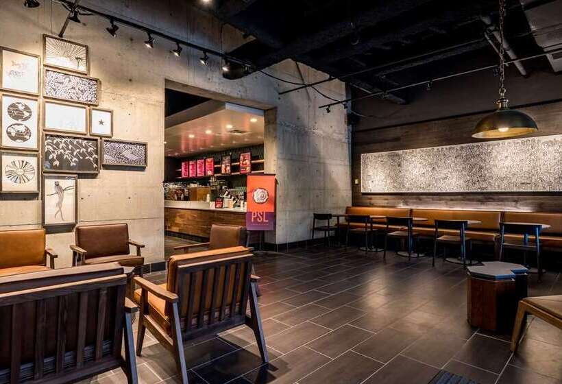 هتل Hilton Fort Wayne At The Grand Wayne Convention Center