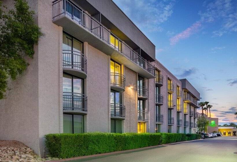 هتل Holiday Inn And Suites Phoenix Airport North, An Ihg