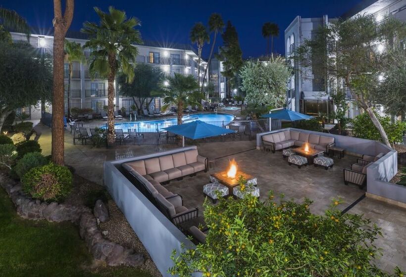 هتل Holiday Inn And Suites Phoenix Airport North, An Ihg