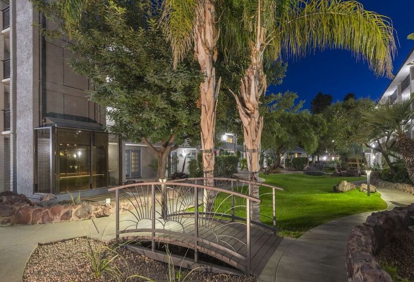 هتل Holiday Inn And Suites Phoenix Airport North, An Ihg