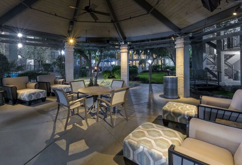 هتل Holiday Inn And Suites Phoenix Airport North, An Ihg