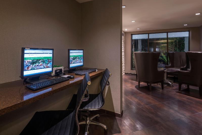 هتل Holiday Inn And Suites Phoenix Airport North, An Ihg