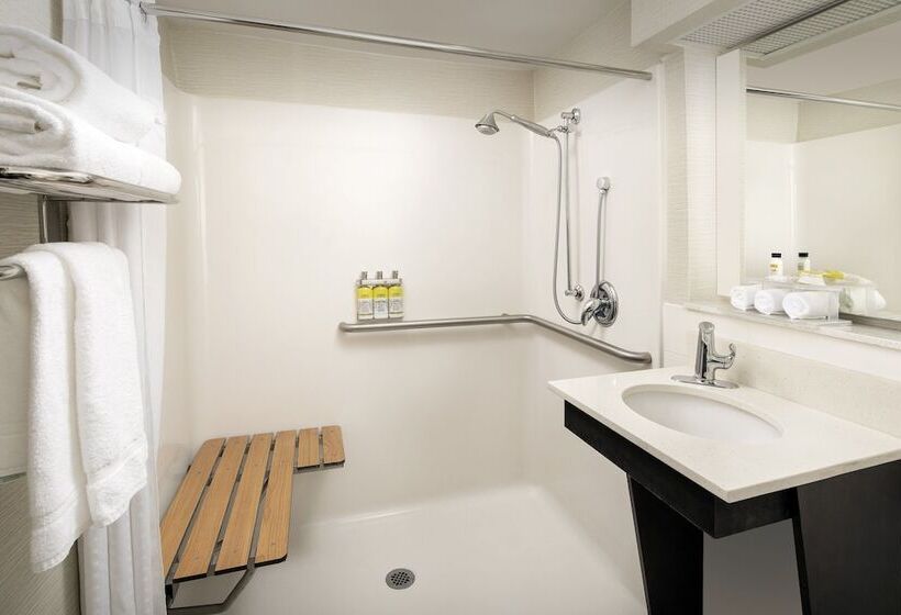 Holiday Inn Express Hotel & Suites Annapolis, An Ihg