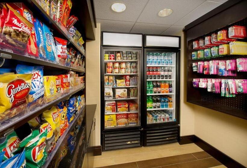 فندق Holiday Inn Express   Waldorf, An Ihg