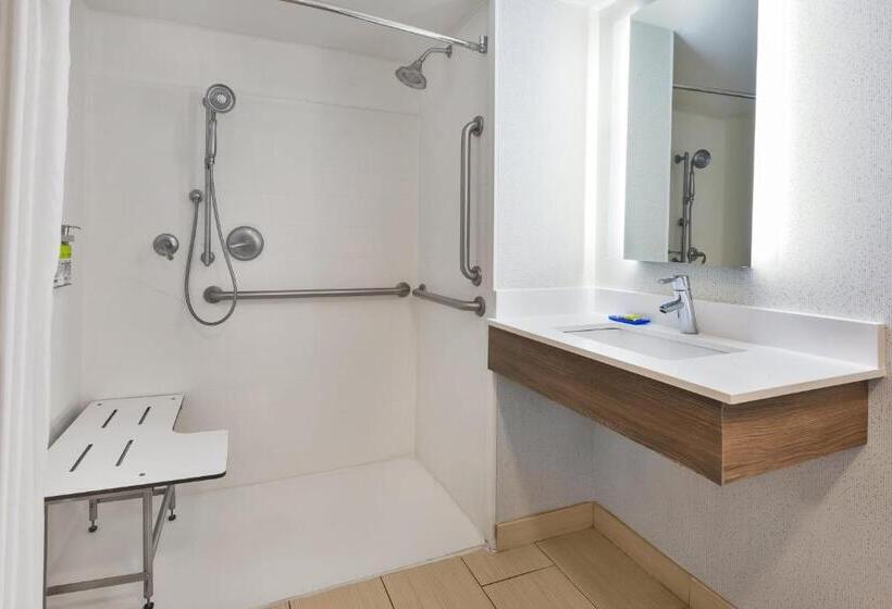 فندق Holiday Inn Express   Waldorf, An Ihg