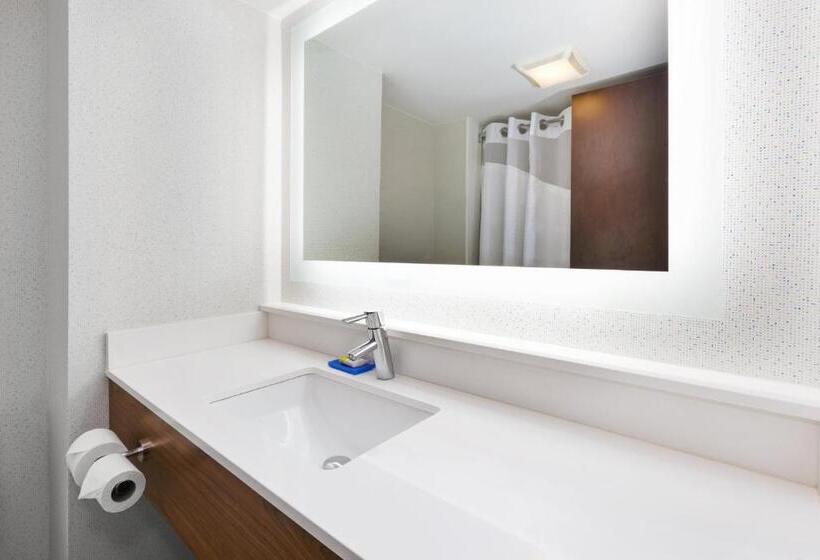 فندق Holiday Inn Express   Waldorf, An Ihg