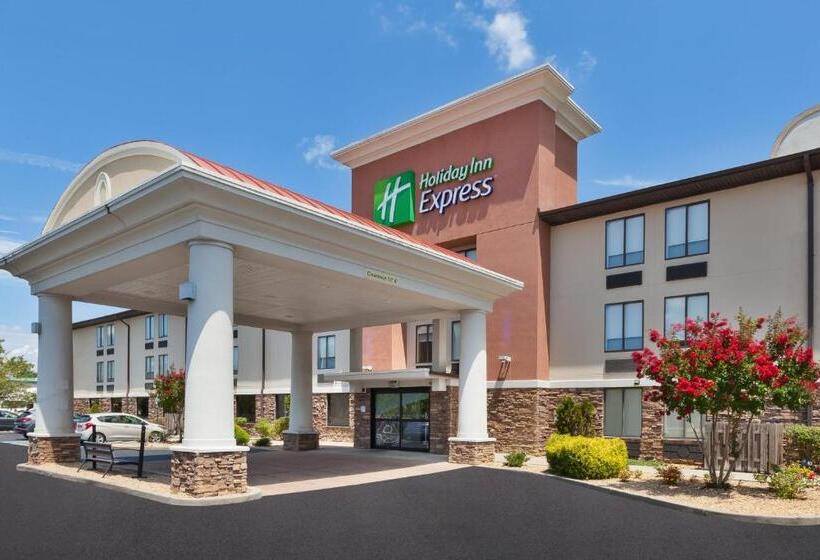 فندق Holiday Inn Express   Waldorf, An Ihg