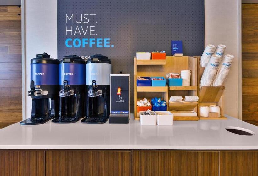 فندق Holiday Inn Express   Waldorf, An Ihg