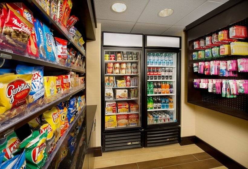 فندق Holiday Inn Express   Waldorf, An Ihg