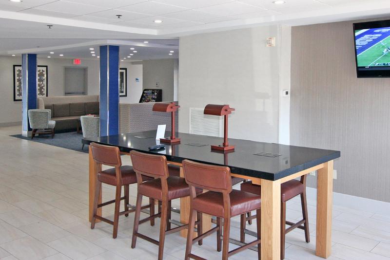 هتل Holiday Inn Express Branford New Haven, An Ihg