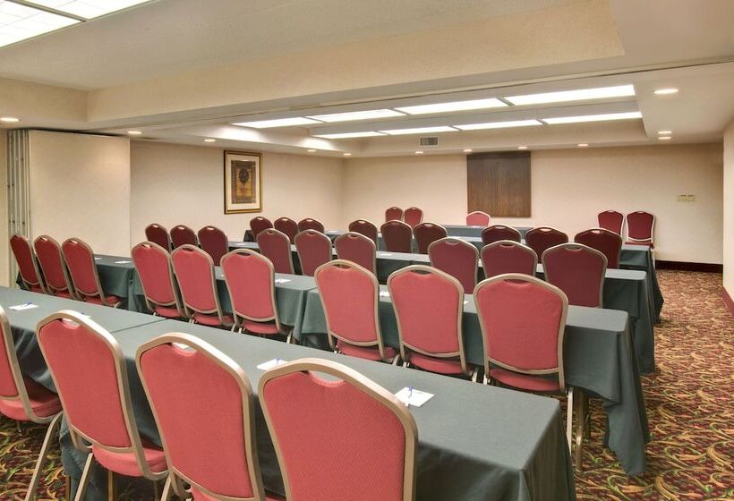 فندق Holiday Inn Express Chicago Downers Grove, An Ihg