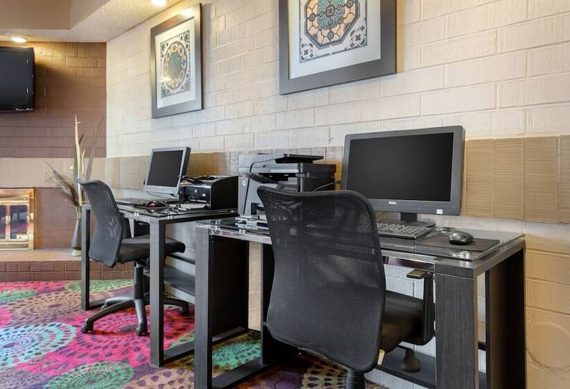 ホテル Holiday Inn Express Chicago Downers Grove, An Ihg