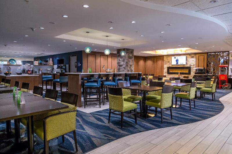 Отель Holiday Inn & Suites Syracuse Airport   Liverpool, An Ihg