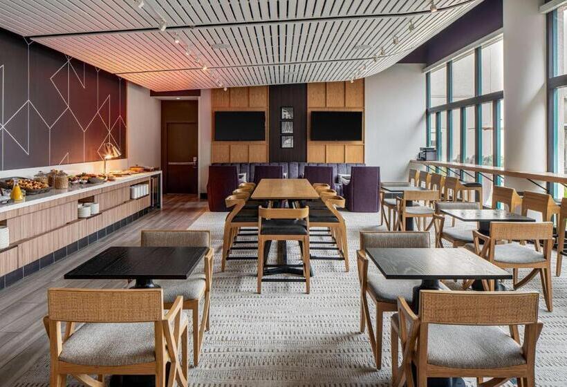 Отель Hyatt Regency Santa Clara