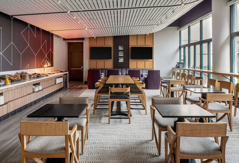 Отель Hyatt Regency Santa Clara