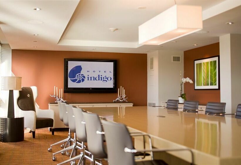 هتل Indigo Boston - Newton Riverside