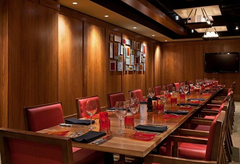 ホテル Indigo Boston - Newton Riverside