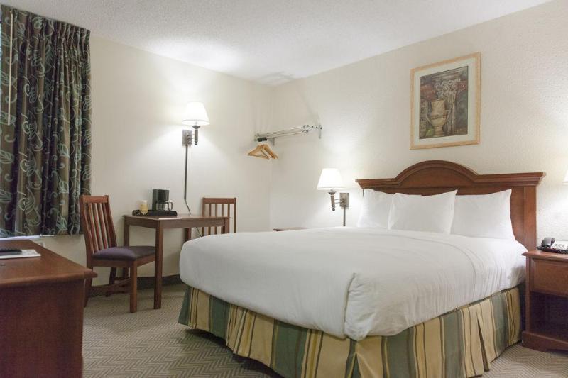 호텔 Inns Of Virginia Arlington