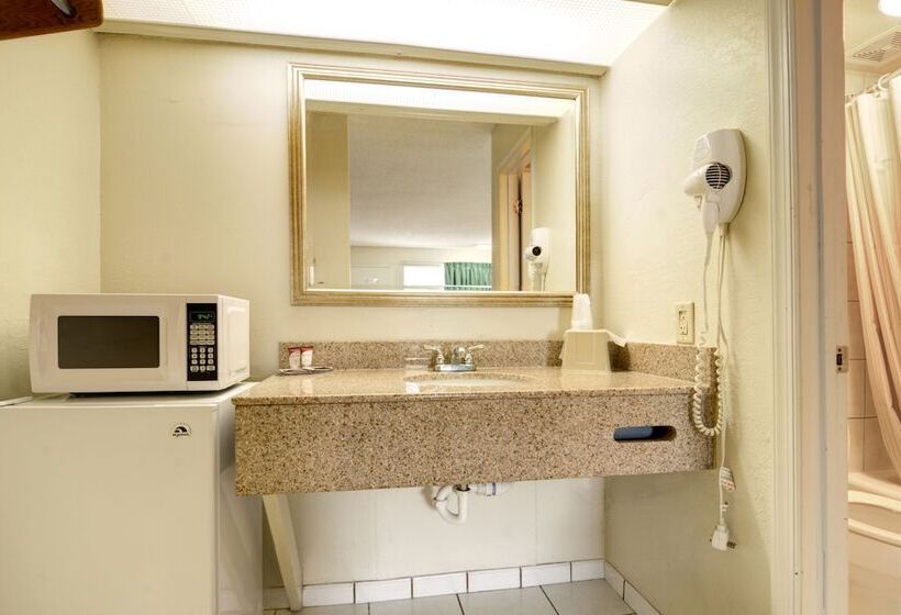 호텔 Key West Inn Newport News