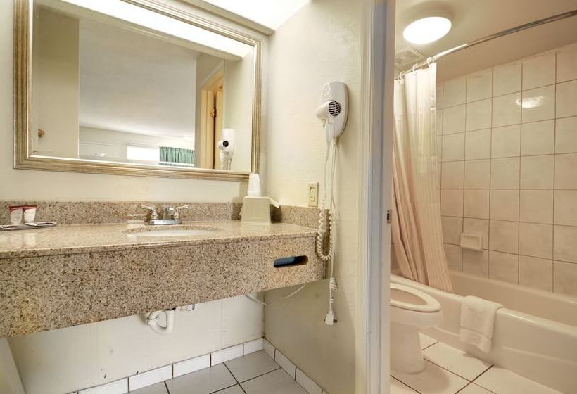 호텔 Key West Inn Newport News