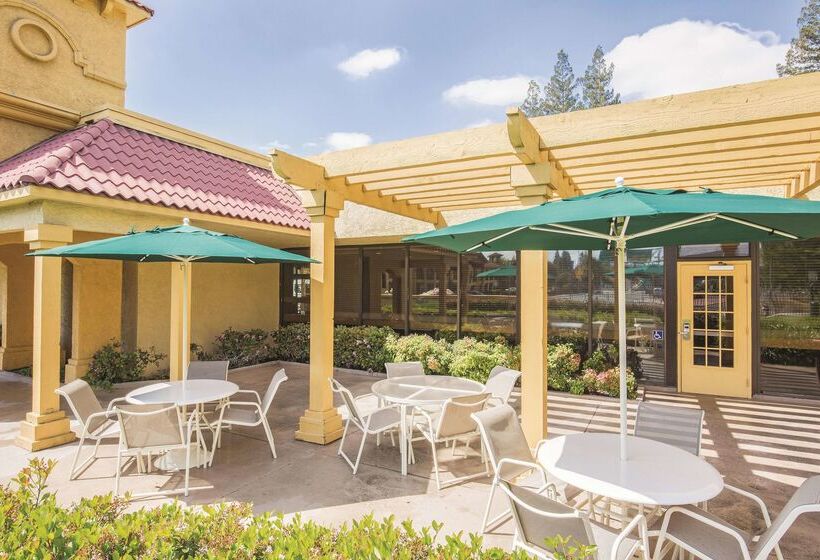 酒店 Howard Johnson By Wyndham Sacramento Downtown