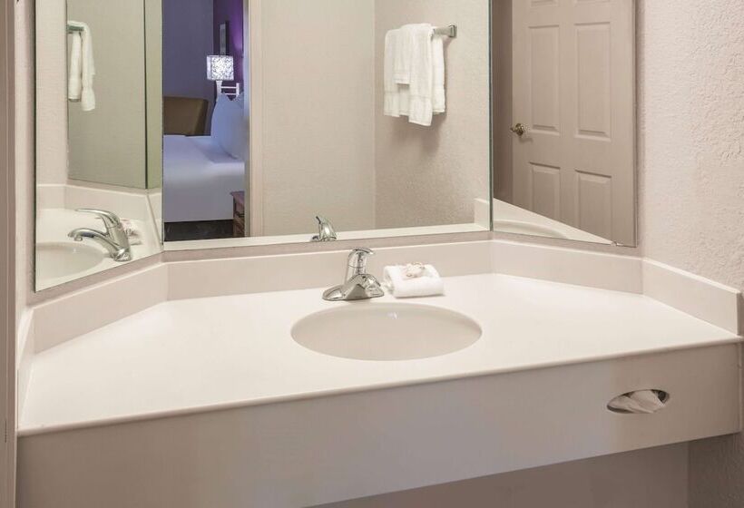 酒店 Howard Johnson By Wyndham Sacramento Downtown