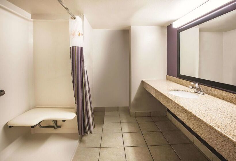 فندق La Quinta Inn By Wyndham Waldorf