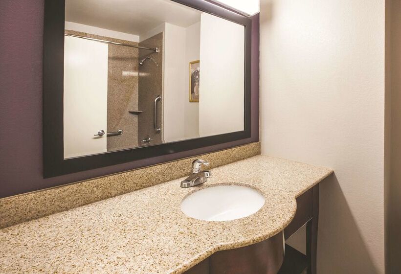 فندق La Quinta Inn By Wyndham Waldorf