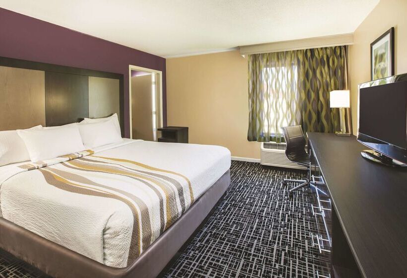 فندق La Quinta Inn By Wyndham Waldorf