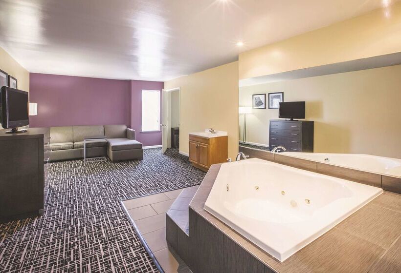 فندق La Quinta Inn By Wyndham Waldorf