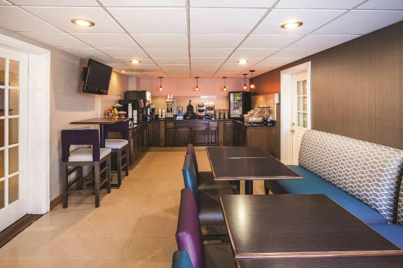 فندق La Quinta Inn By Wyndham Waldorf