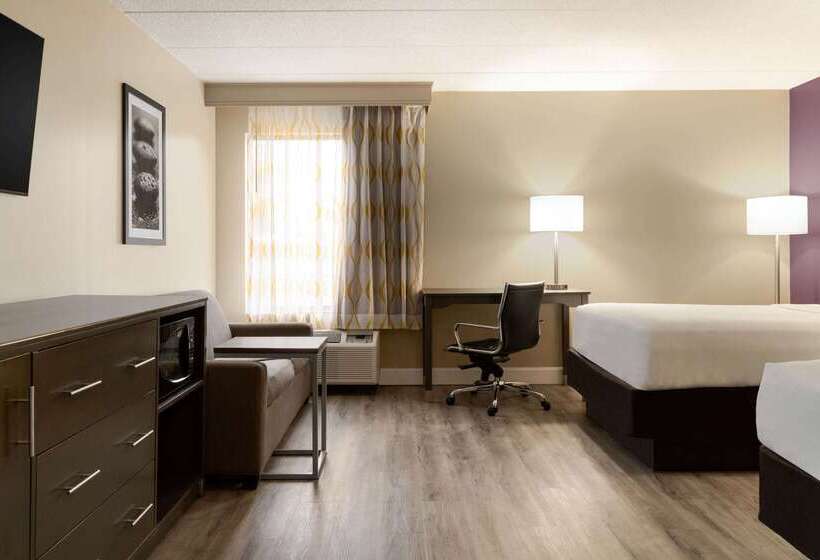 فندق La Quinta Inn By Wyndham Waldorf