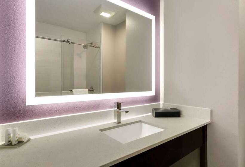 فندق La Quinta Inn By Wyndham Waldorf