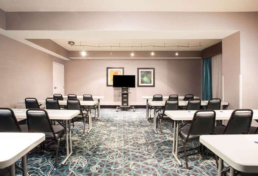 فندق La Quinta By Wyndham Lynchburg At Liberty Univ