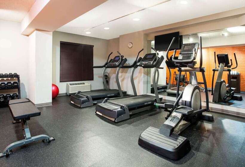 فندق La Quinta By Wyndham Lynchburg At Liberty Univ