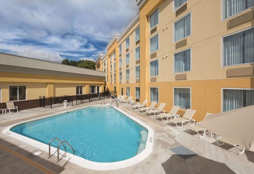 호텔 La Quinta By Wyndham Lynchburg At Liberty Univ