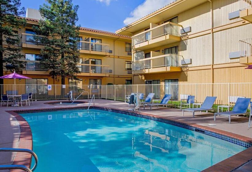 فندق La Quinta By Wyndham Oakland   Hayward