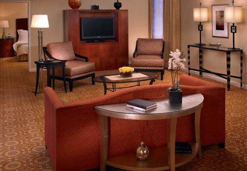 هتل Marriott At The University Of Dayton