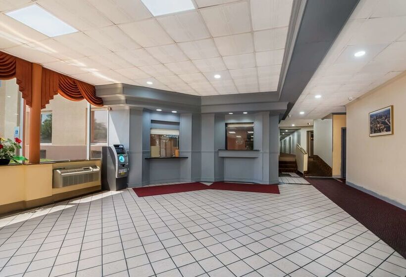 בית מלון כפרי Rodeway Inn