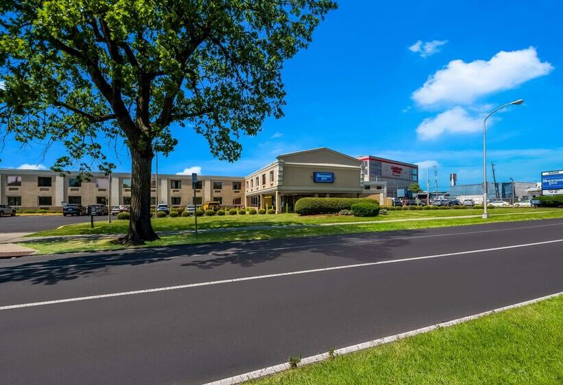 בית מלון כפרי Rodeway Inn