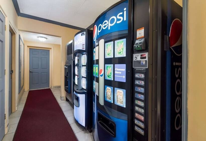 בית מלון כפרי Rodeway Inn