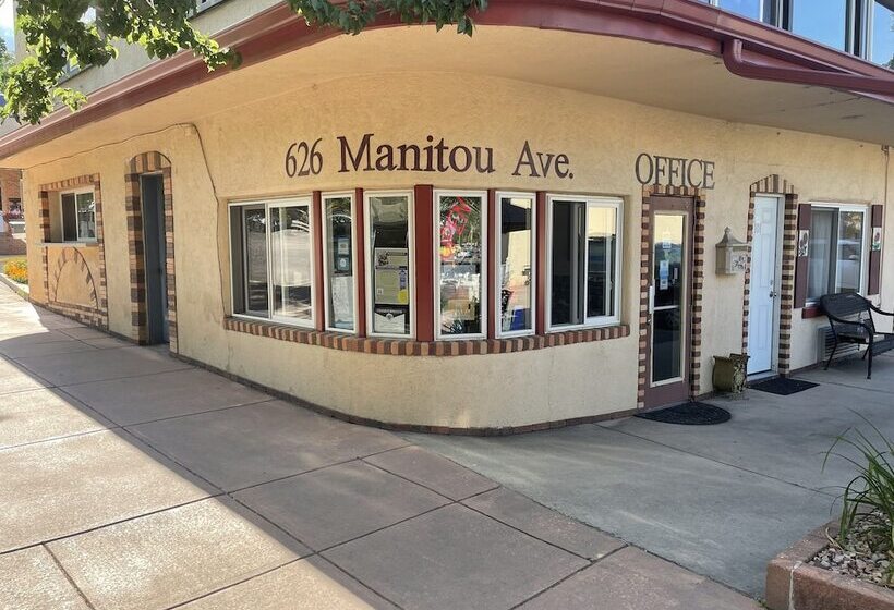 فندق Pikes Peak Inn