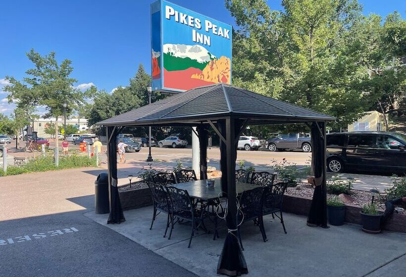 فندق Pikes Peak Inn