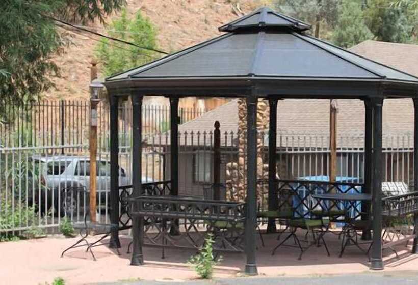 فندق Pikes Peak Inn