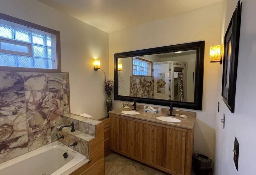 فندق Pikes Peak Inn